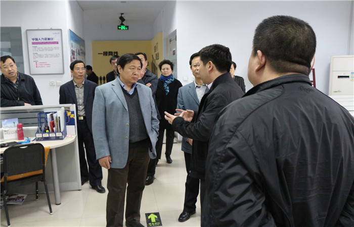 热烈欢迎中组部人才工作局副局长李志刚一行莅临河南青峰视察工作